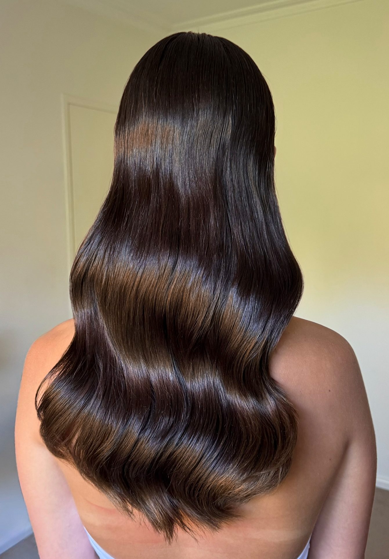 Glossy Hollywood waves on dark hair — Marikate Makeup Melbourne